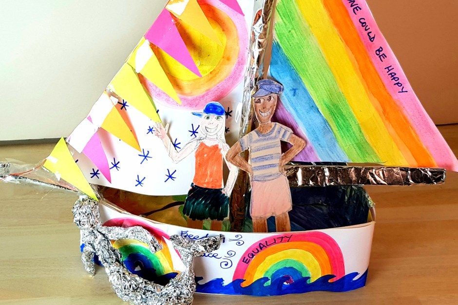 14 Add bunting and figures and a figurehead from silver foil