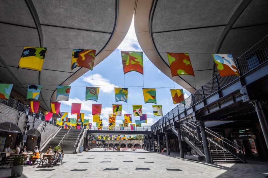 8_kxdd_lauren_godfrey_pattern_portraits_king_s_cross_2020_c_john_sturrock_a2